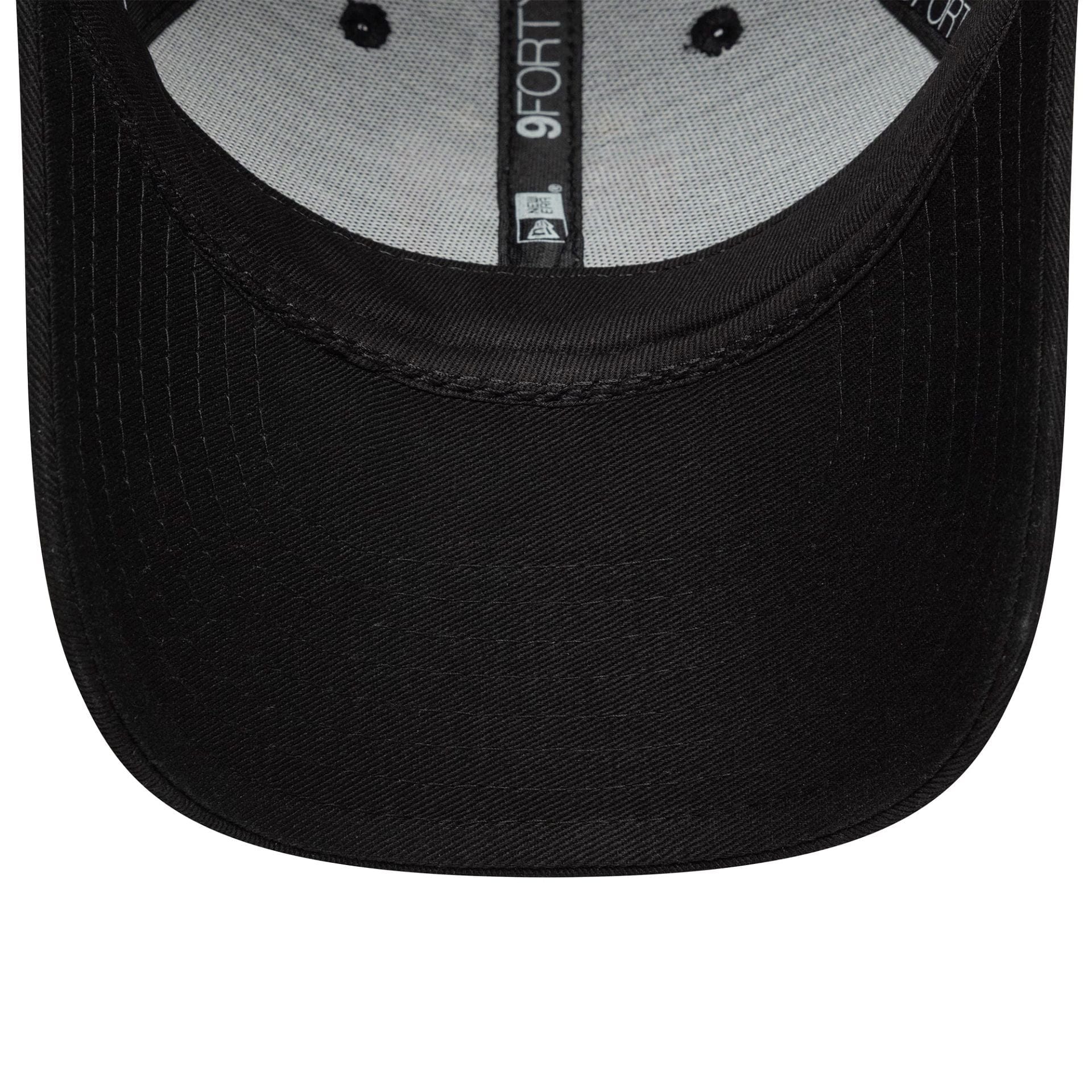 This is a RC Toulonnais Youth Core Black 9FORTY Adjustable Cap 7