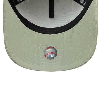This is a New York Mets Crinkle Pastel Green 59FIFTY A-Frame Fitted Cap 5