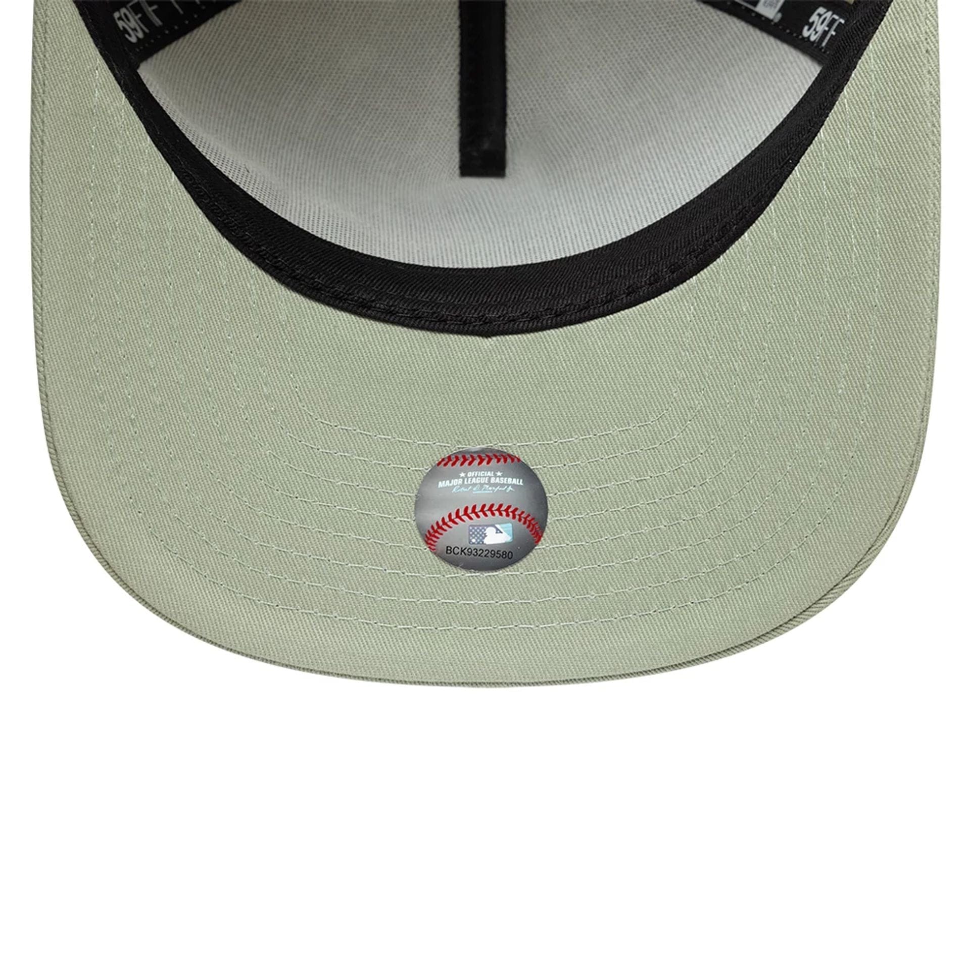 This is a Cleveland Guardians Crinkle Pastel Green 59FIFTY A-Frame Fitted Cap 5