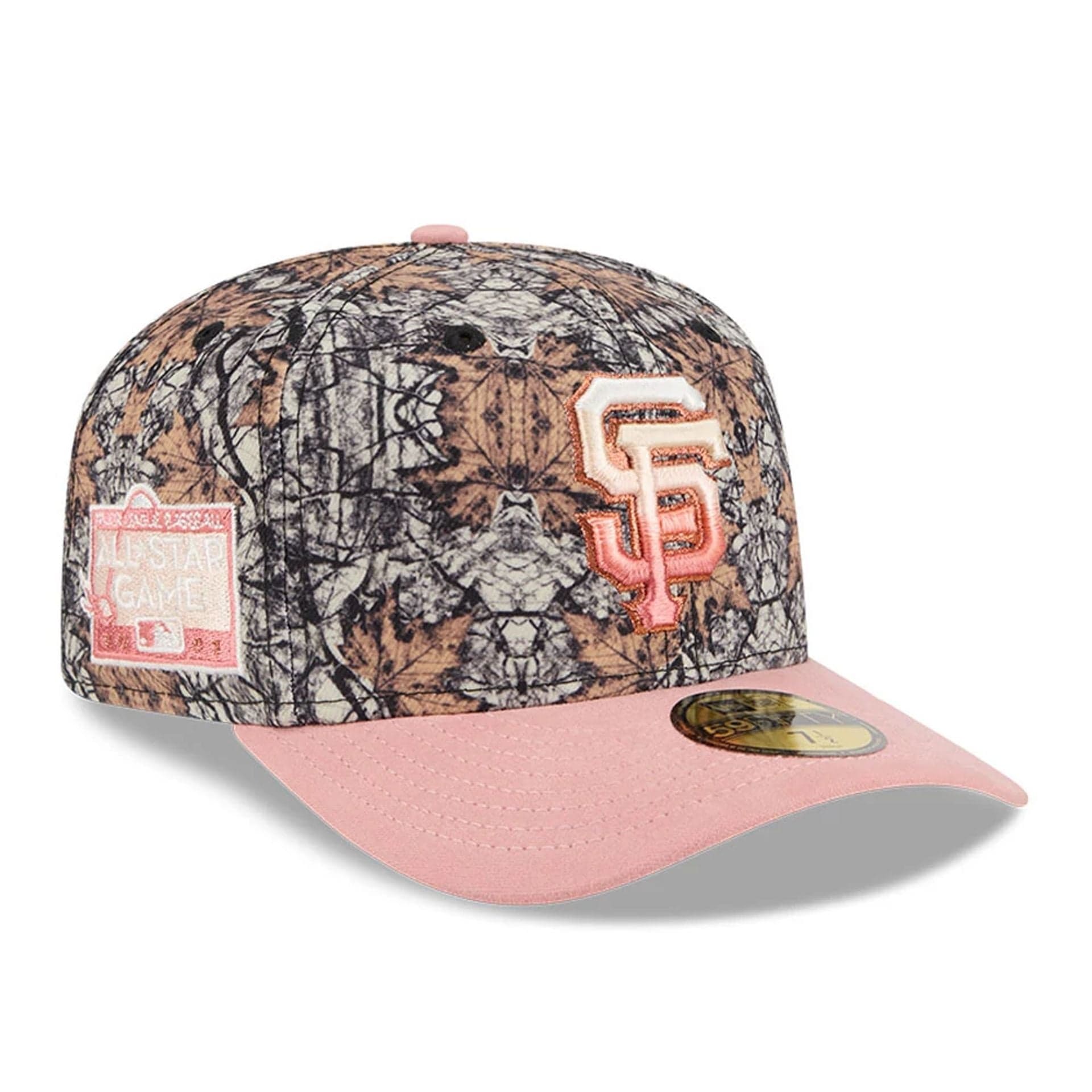 This is a San Francisco Giants Gradient Real Tree All Over Print 59FIFTY Fitted Cap 1