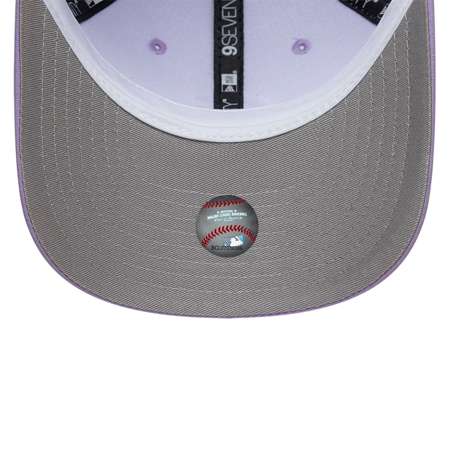 This is a Chicago Cubs Pastel Crepe Purple 9SEVENTY Stretch Snap Adjustable Cap 2