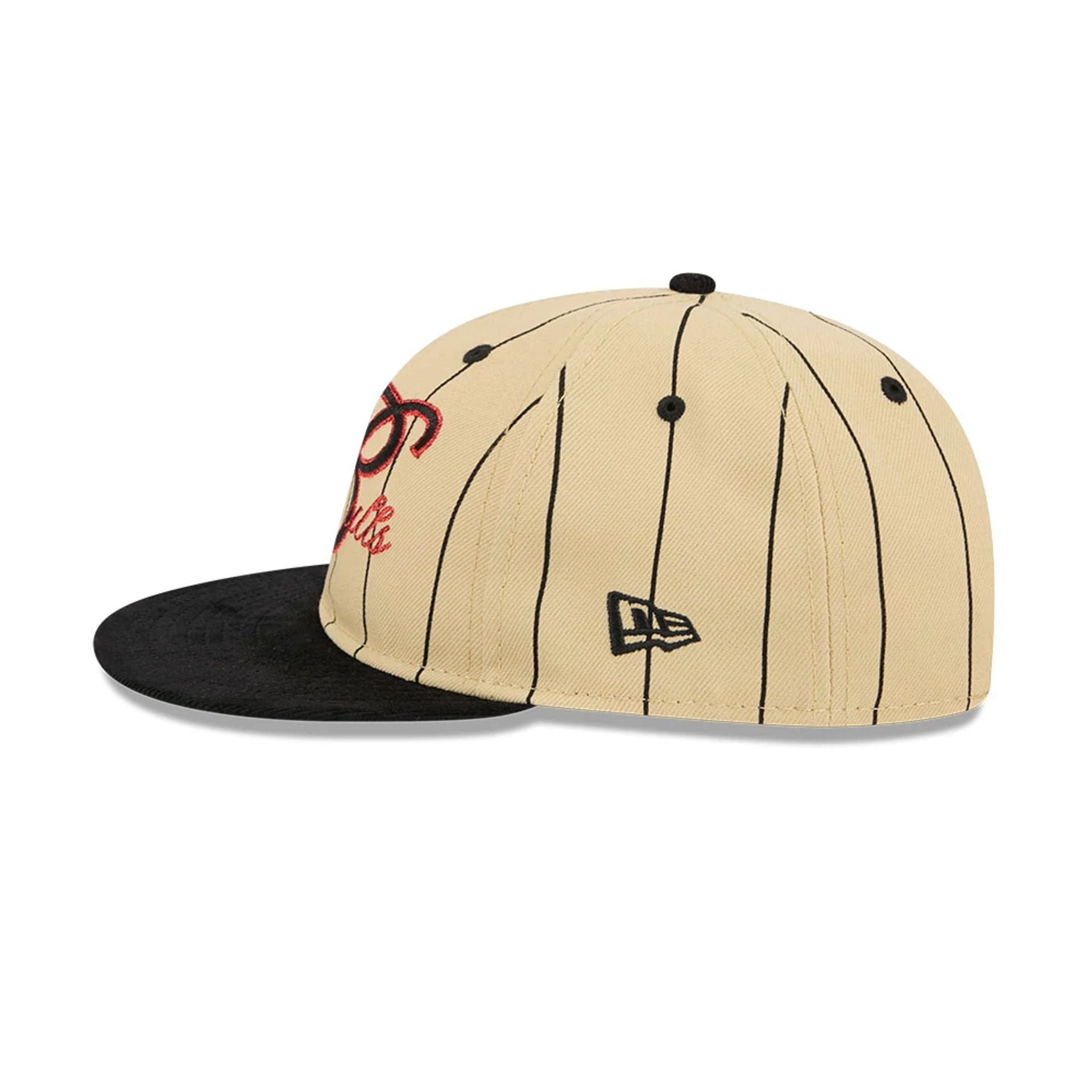 This is a Chicago Bulls Pinstripe Script Cream Retro Crown 9FIFTY Adjustable Cap 5