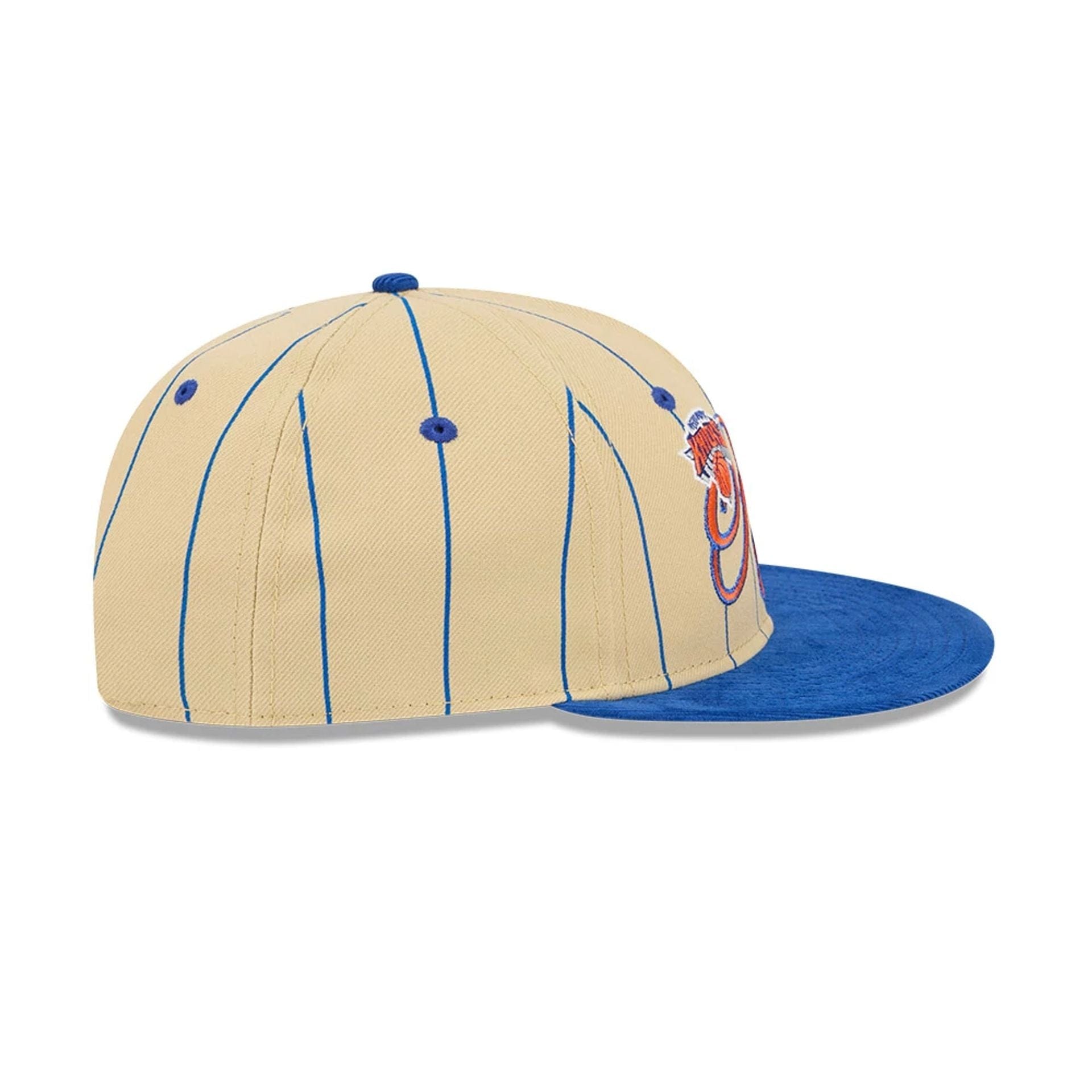 This is a New York Knicks Pinstripe Script Cream Retro Crown 9FIFTY Adjustable Cap 7