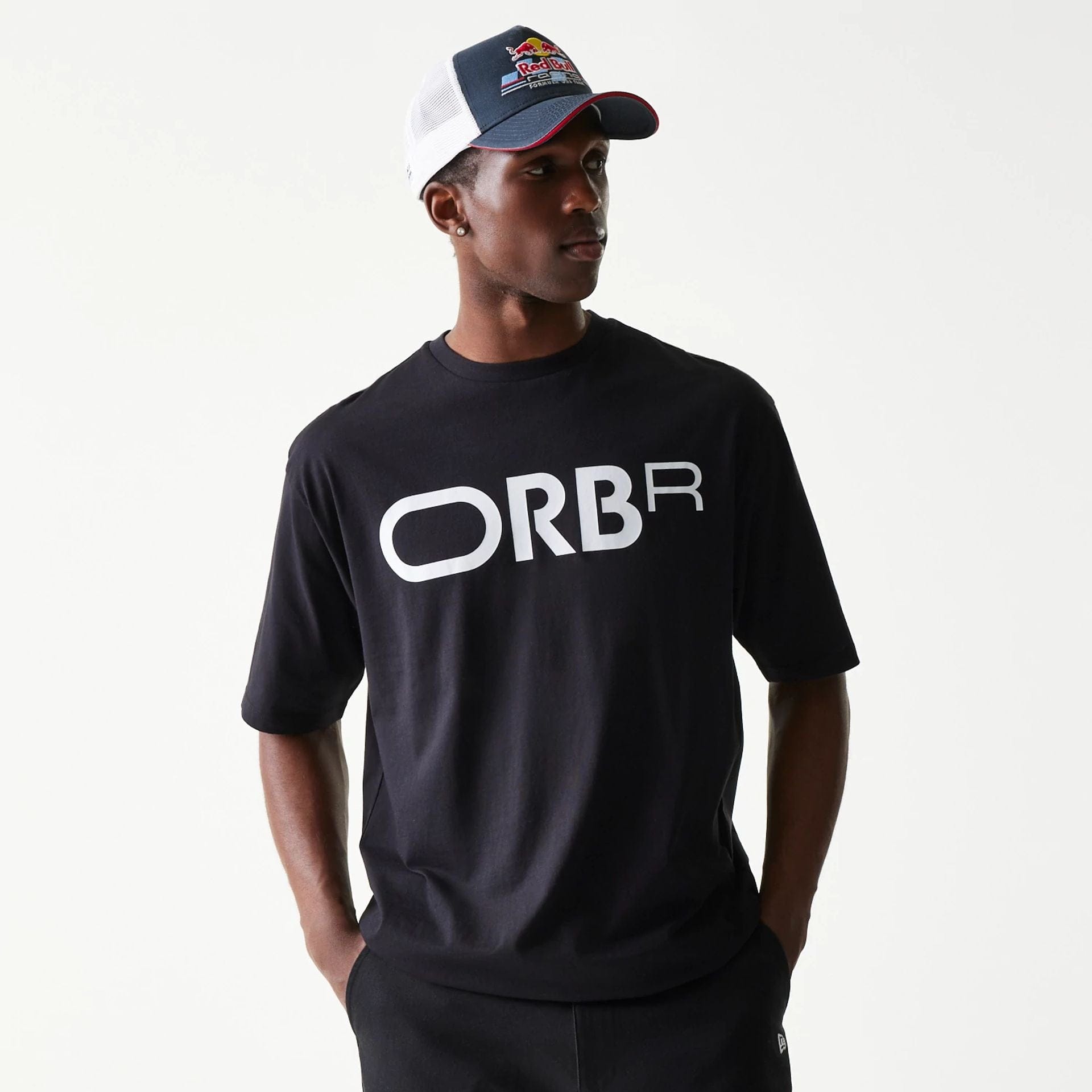 The Male model is wearing Red Bull Racing Profile Black Oversized T-Shirt 1