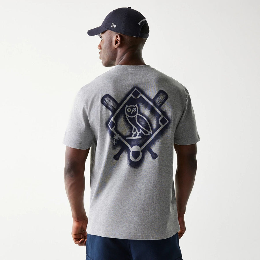 The Male model is wearing New York Yankees OVO x MLB Grey T-Shirt 2