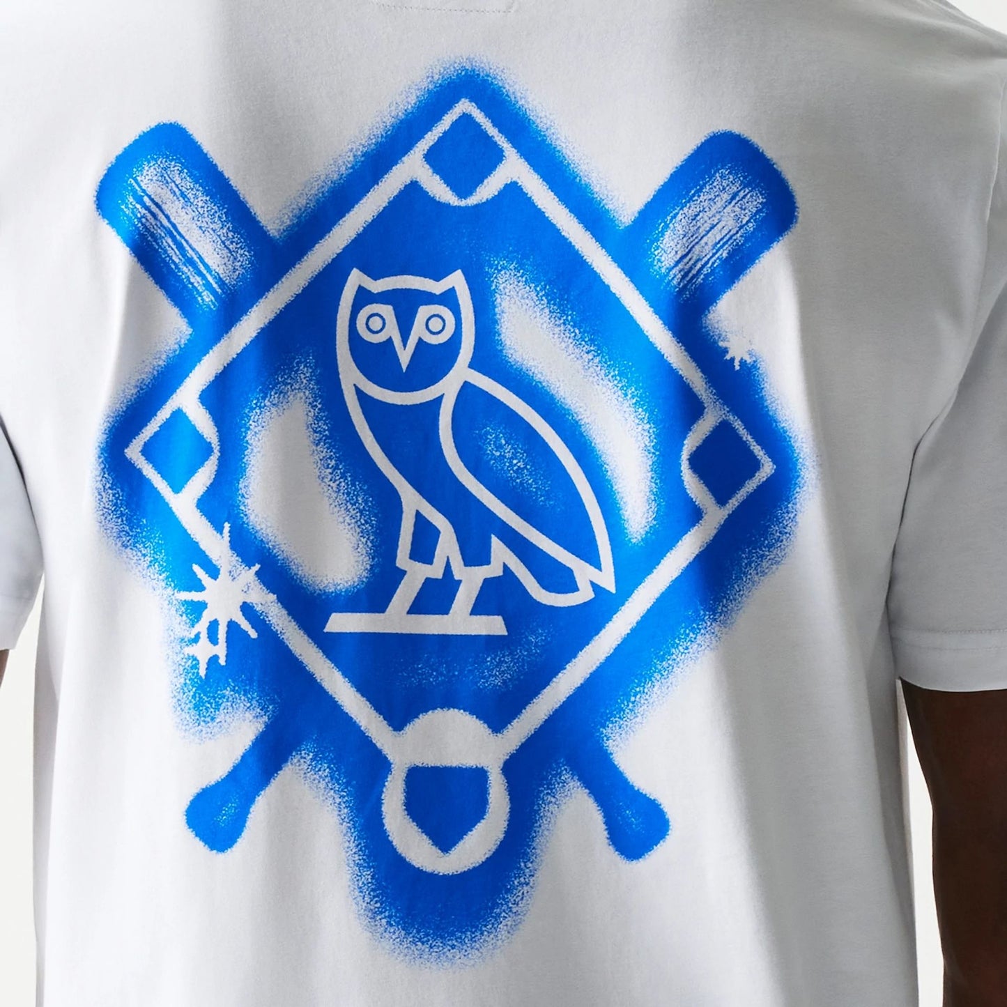 The Male model is wearing Toronto Blue Jays OVO x MLB White T-Shirt 5