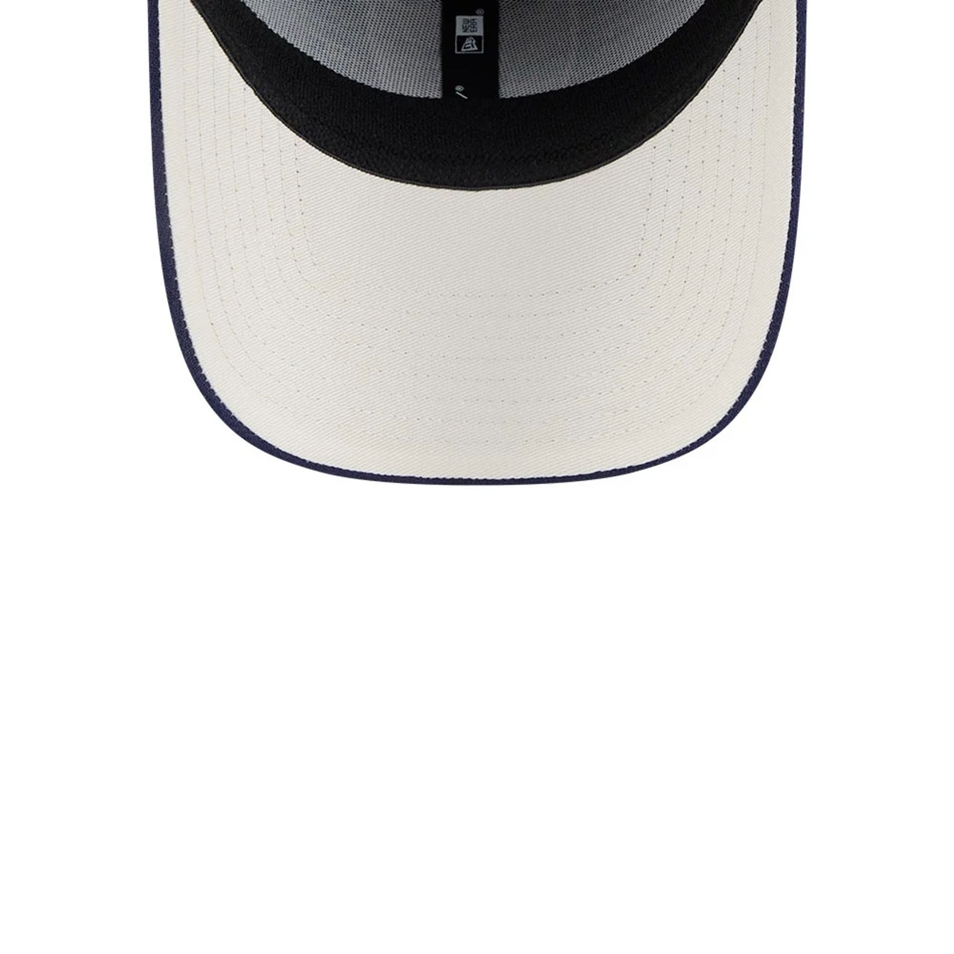 This is a Las Vegas Raiders NFL Lifestyle Navy 39THIRTY Stretch Fit Cap 2