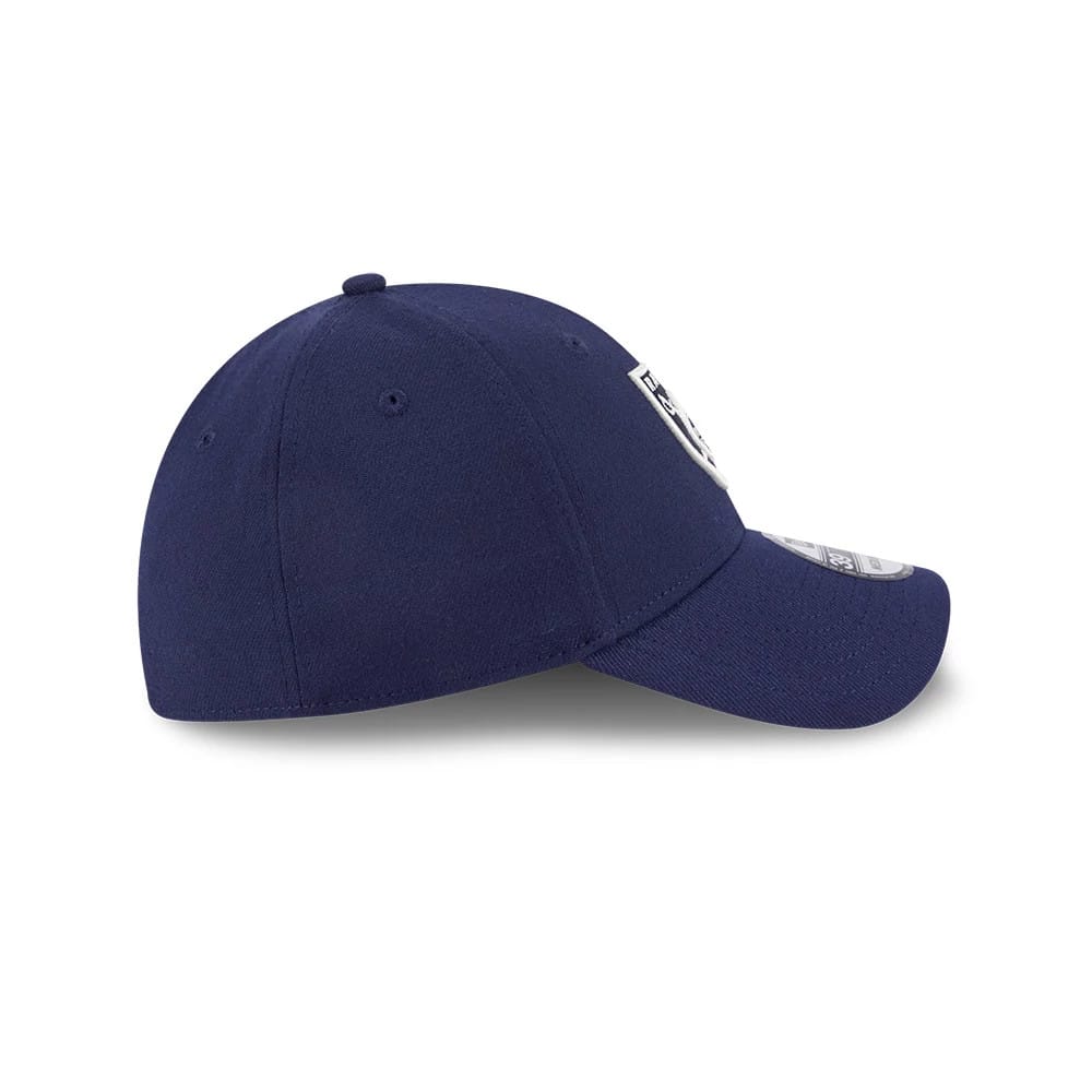 This is a Las Vegas Raiders NFL Lifestyle Navy 39THIRTY Stretch Fit Cap 6