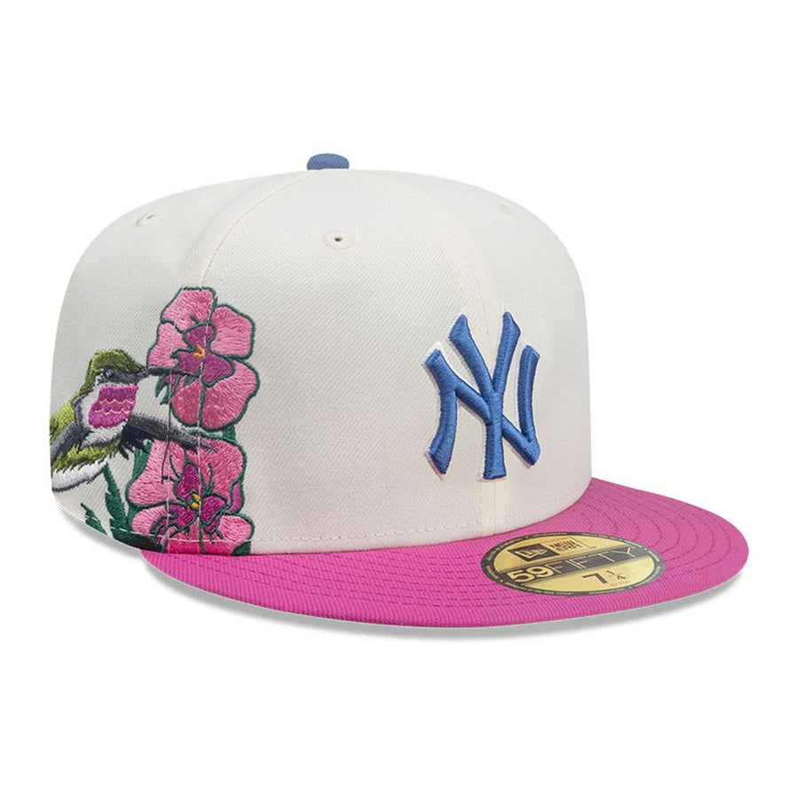 This is a New York Yankees MLB City Element Ecuador White 59FIFTY Fitted Cap 1