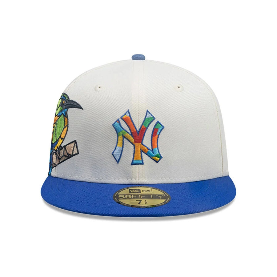This is a New York Yankees MLB City Element El Salvador White 59FIFTY Fitted Cap 3