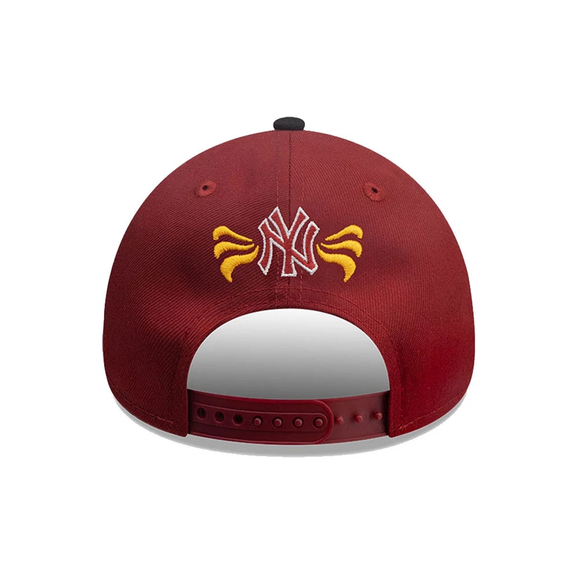 This is a New York Yankees MLB City Element Peru Red 9FORTY Adjustable Cap 6