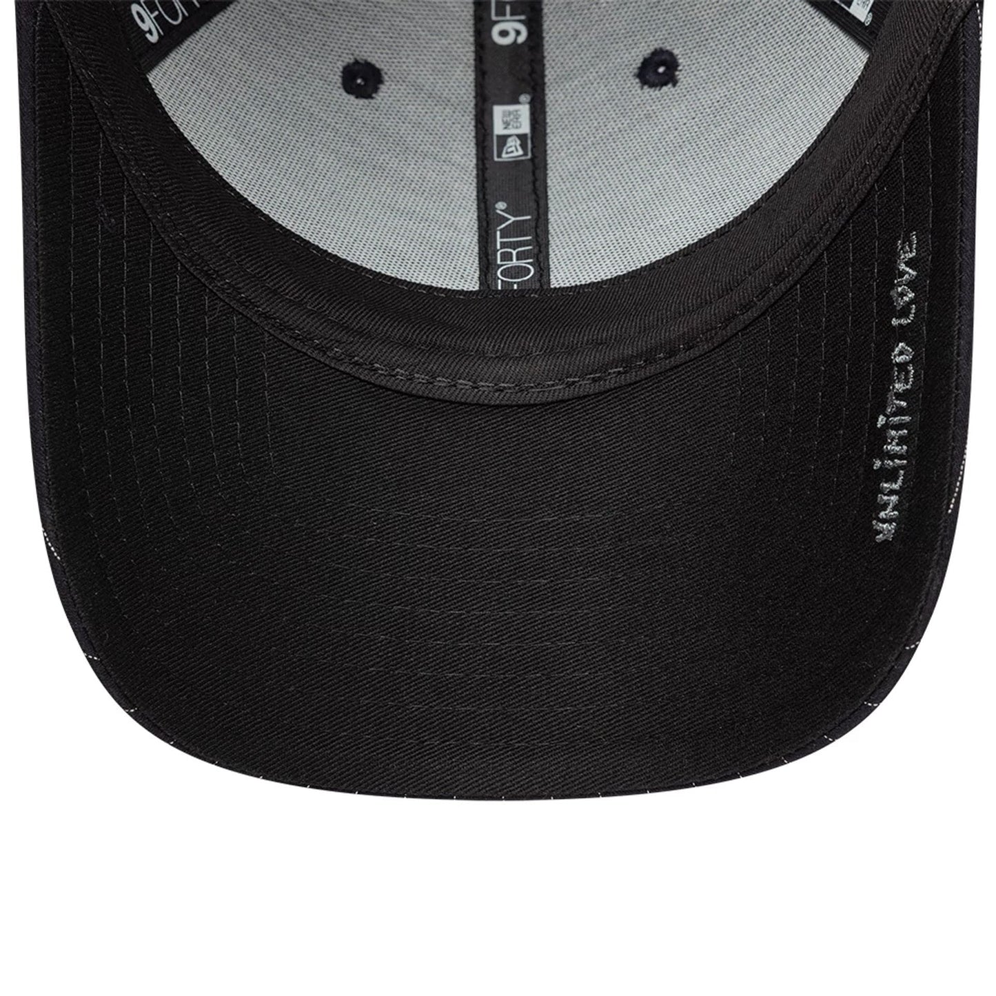 This is a New Era X Zadig & Voltaire Navy 9FORTY Adjustable Cap 2