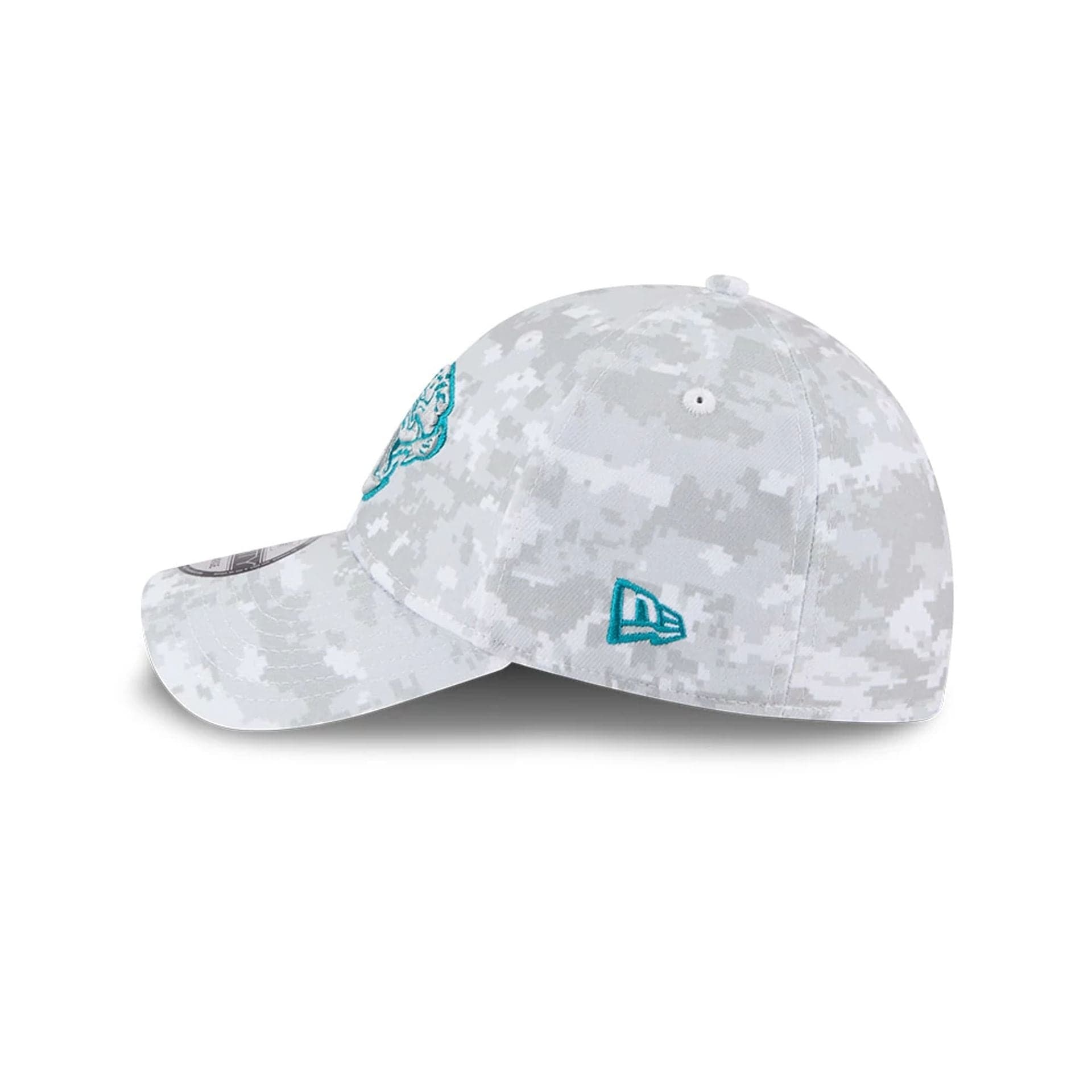 This is a Jacksonville Jaguars NFL Salute To Service 2025 Grey Camo 39THIRTY Stretch Fit Cap 7