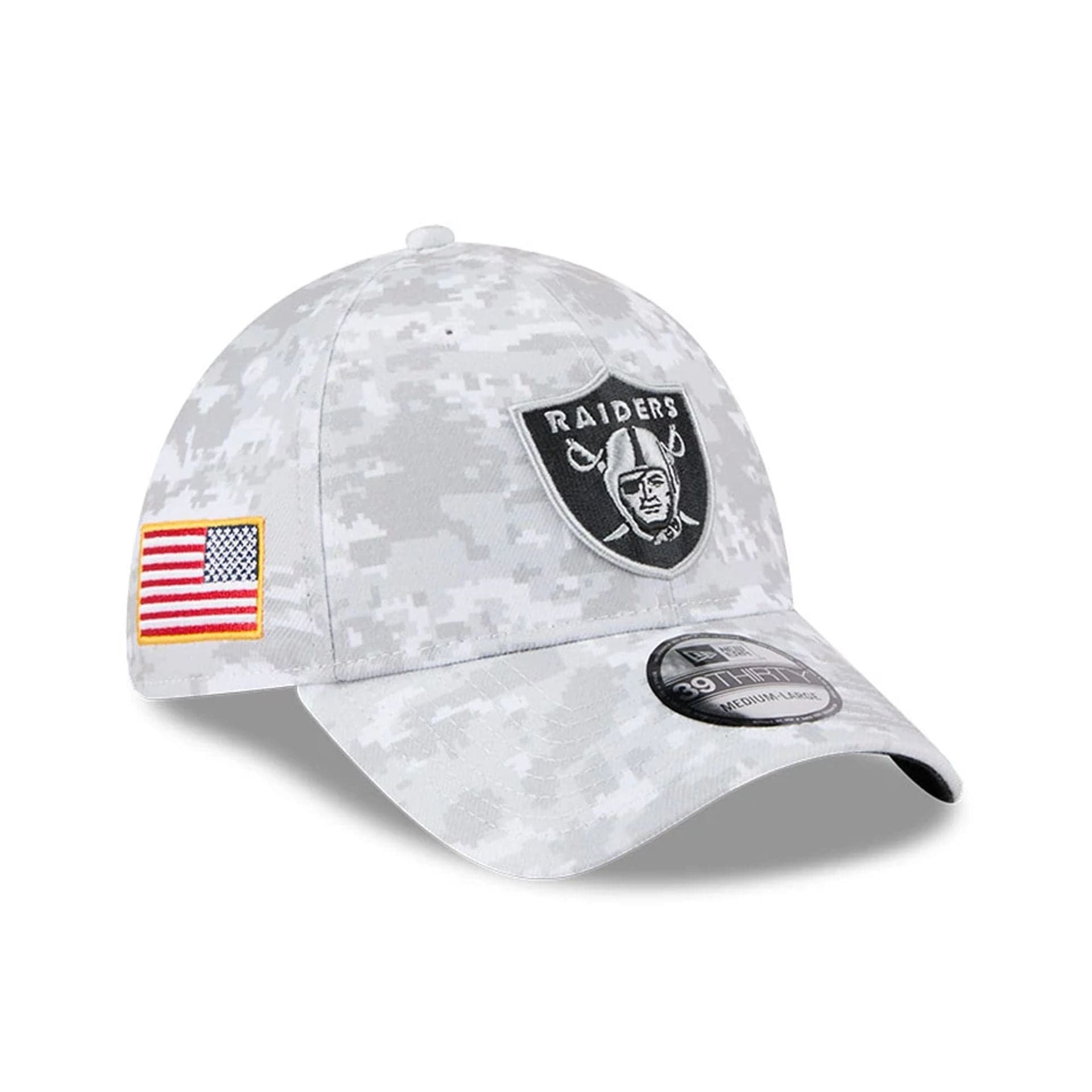 This is a Las Vegas Raiders NFL Salute To Service 2025 Grey Camo 39THIRTY Stretch Fit Cap 1