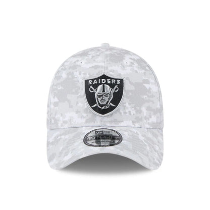 This is a Las Vegas Raiders NFL Salute To Service 2025 Grey Camo 39THIRTY Stretch Fit Cap 4