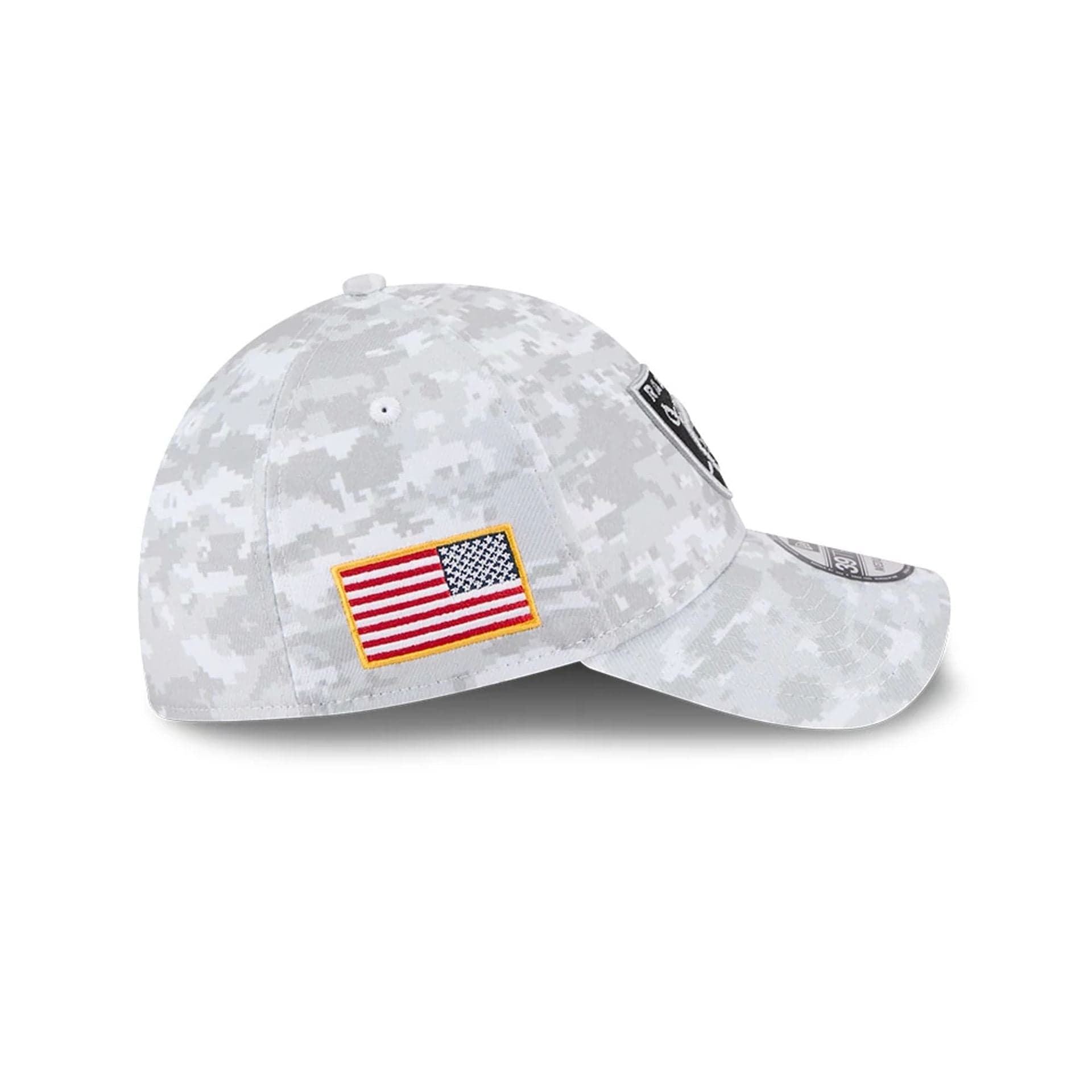 This is a Las Vegas Raiders NFL Salute To Service 2025 Grey Camo 39THIRTY Stretch Fit Cap 5