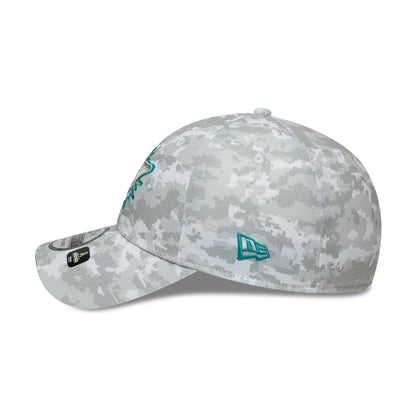 This is a Miami Dolphins NFL Salute To Service 2025 Grey Camo 39THIRTY Stretch Fit Cap 5