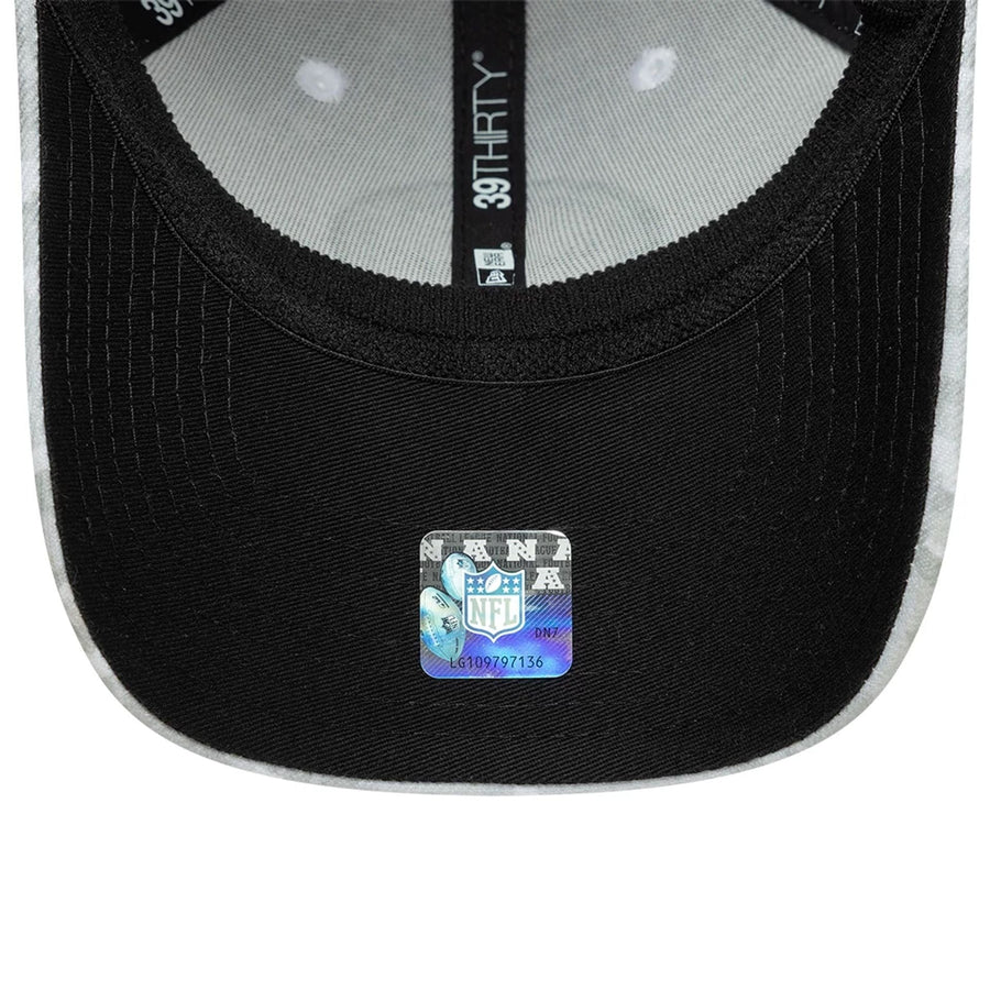 This is a Pittsburgh Steelers NFL Salute To Service 2025 Grey Camo 39THIRTY Stretch Fit Cap 7