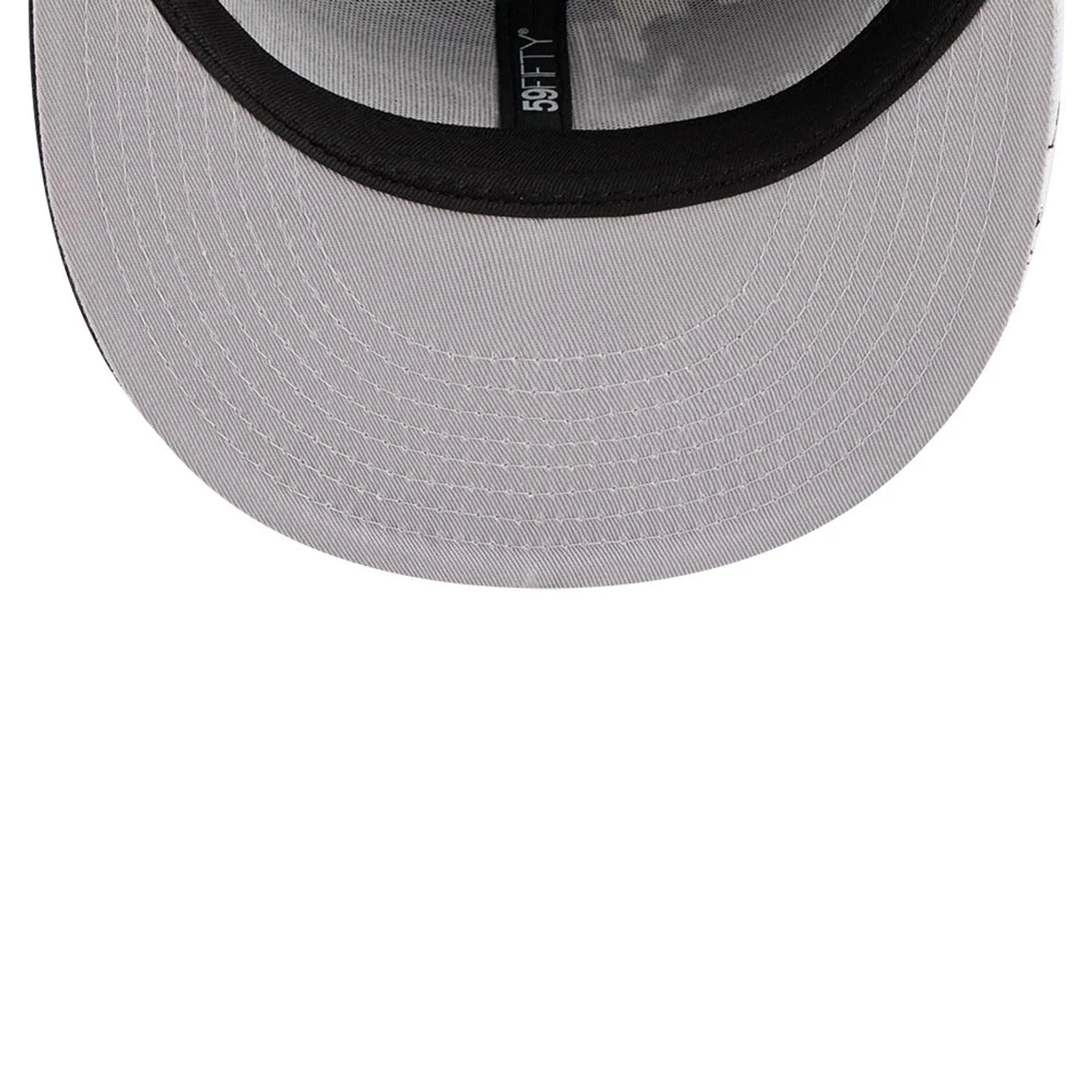 This is a Batman DC Black 59FIFTY Fitted Cap 2