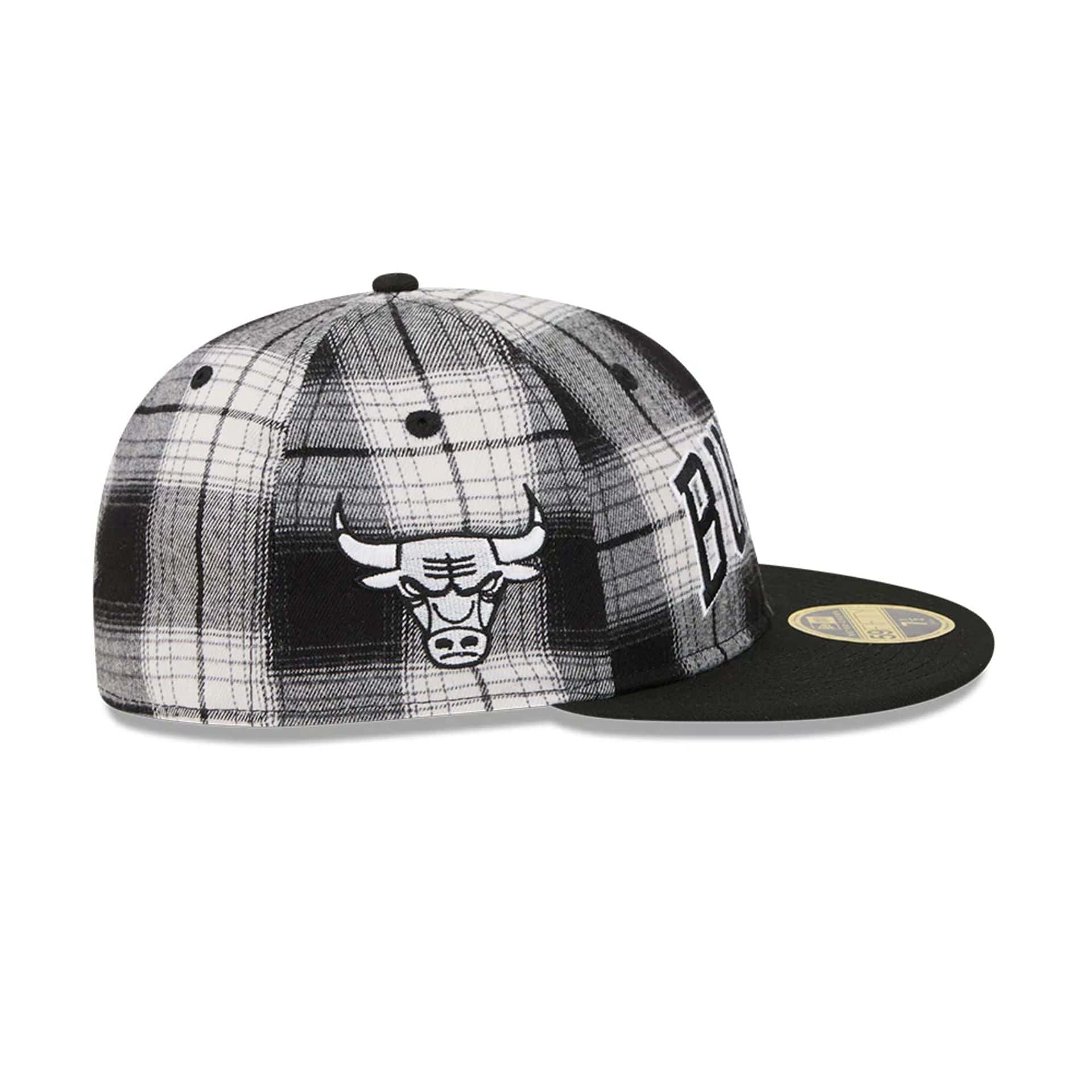 This is a Chicago Bulls NBA Grunge Style Plaid Black Retro Crown 59FIFTY Fitted Cap 4