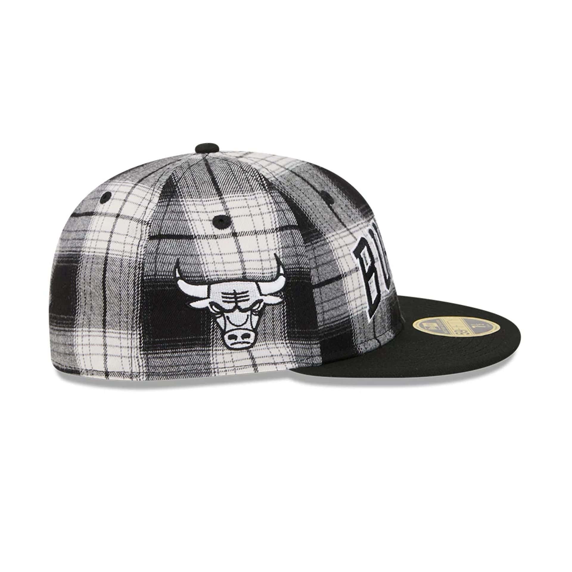 This is a Chicago Bulls NBA Grunge Style Plaid Black Retro Crown 59FIFTY Fitted Cap 4
