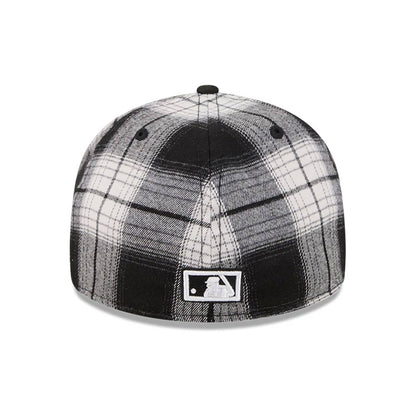 This is a New York Mets MLB Grunge Style Plaid Black Retro Crown 59FIFTY Fitted Cap 6