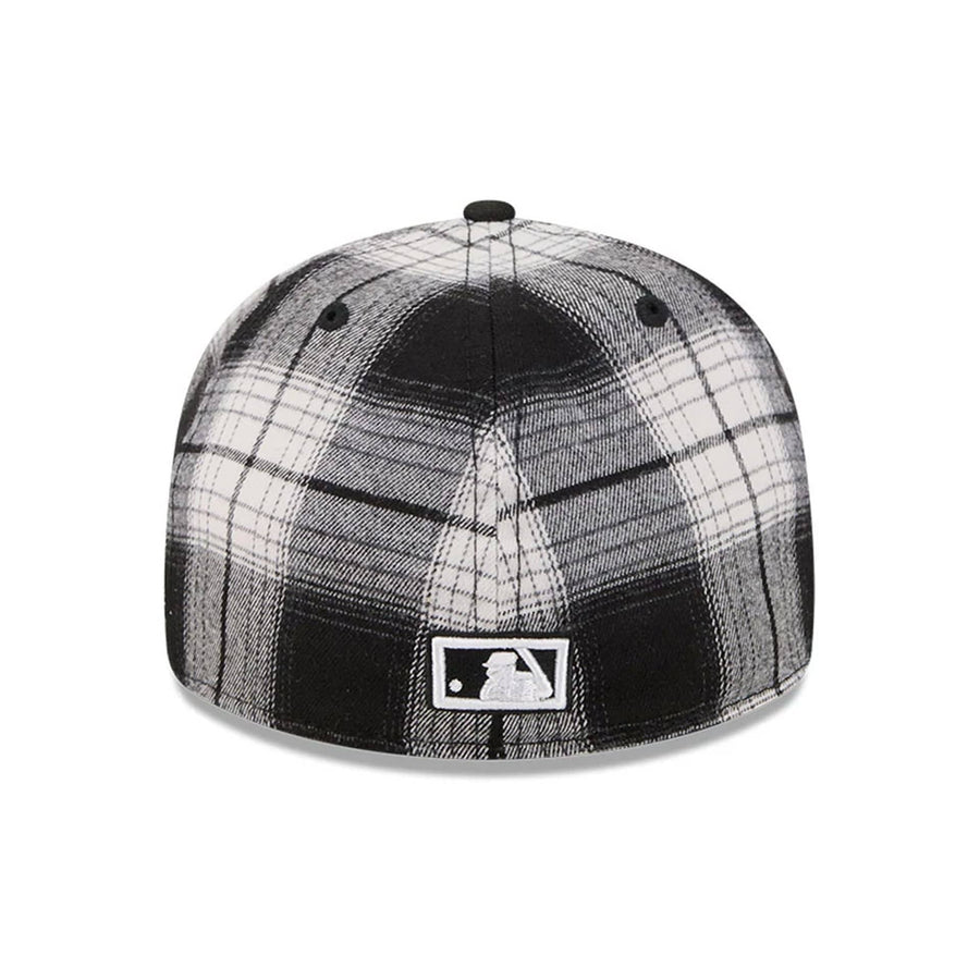 This is a New York Mets MLB Grunge Style Plaid Black Retro Crown 59FIFTY Fitted Cap 6