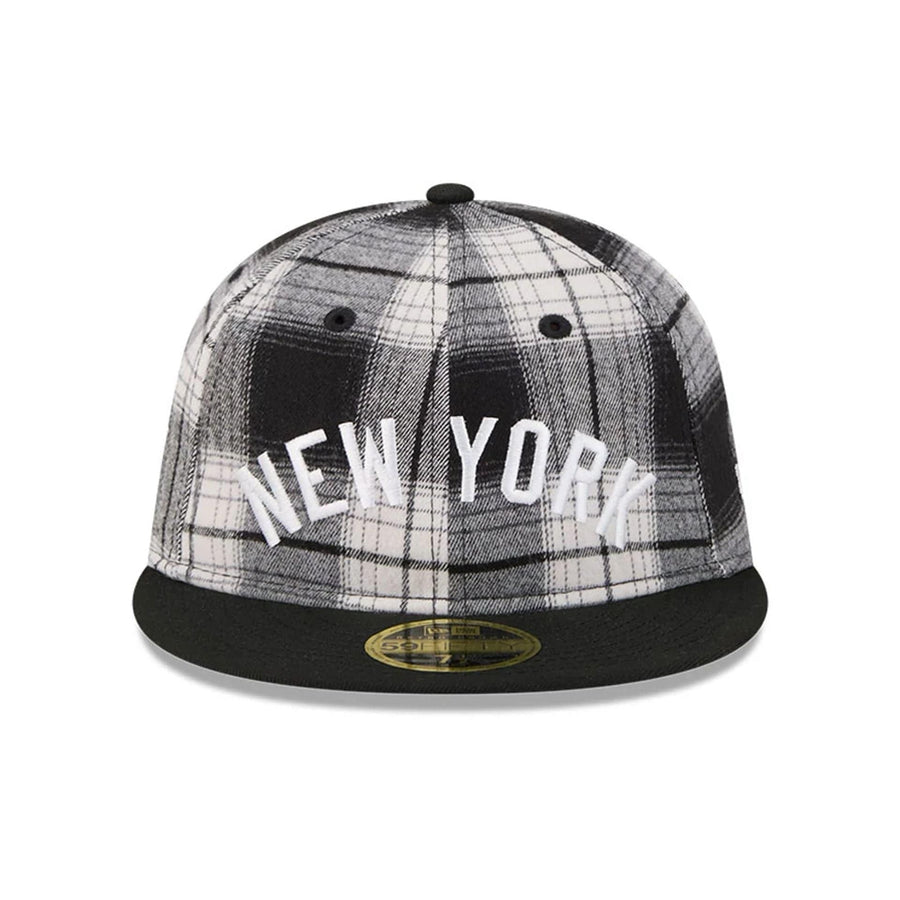 This is a New York Yankees MLB Grunge Style Plaid Black Retro Crown 59FIFTY Fitted Cap 3