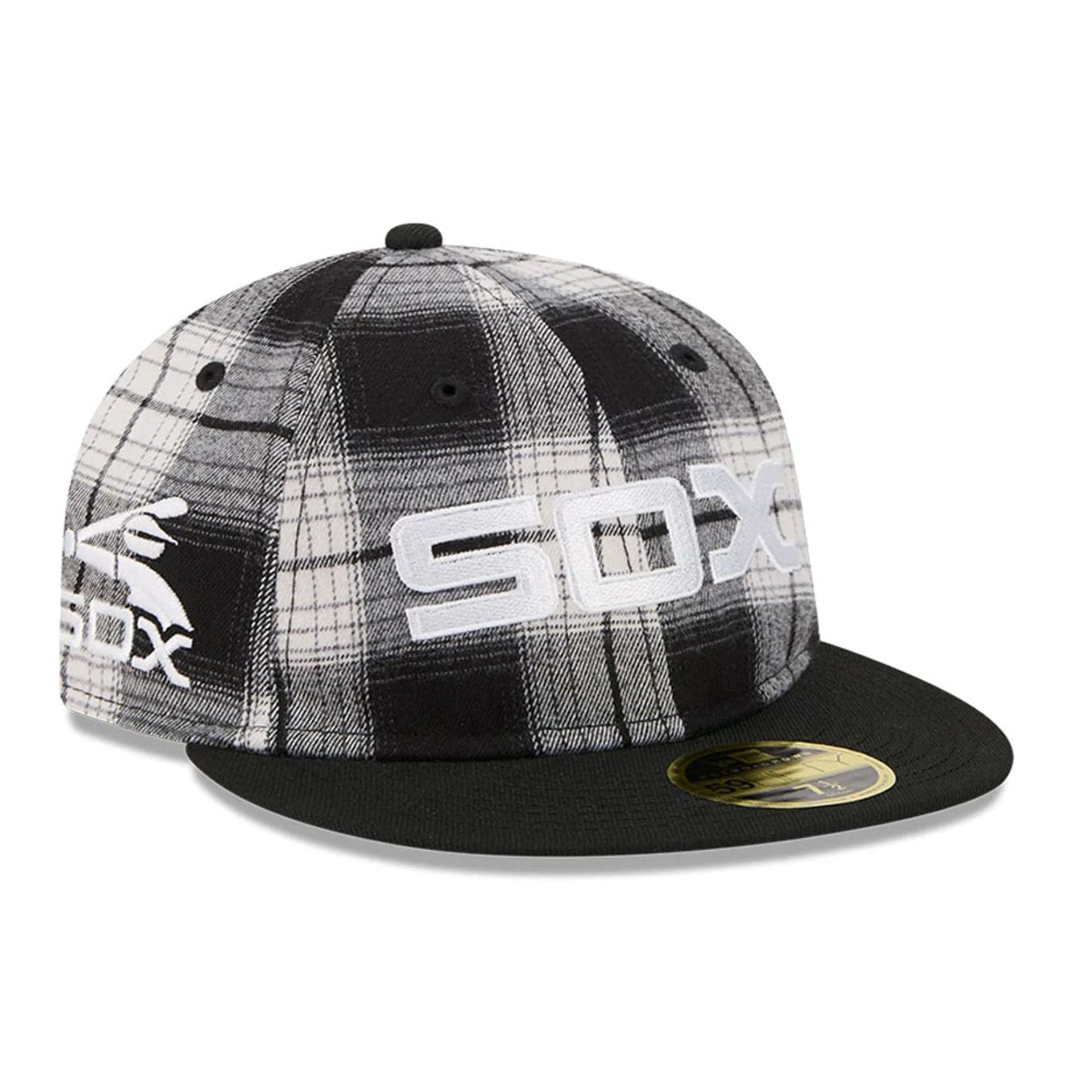 This is a Chicago White Sox MLB Grunge Style Plaid Black Retro Crown 59FIFTY Fitted Cap 1