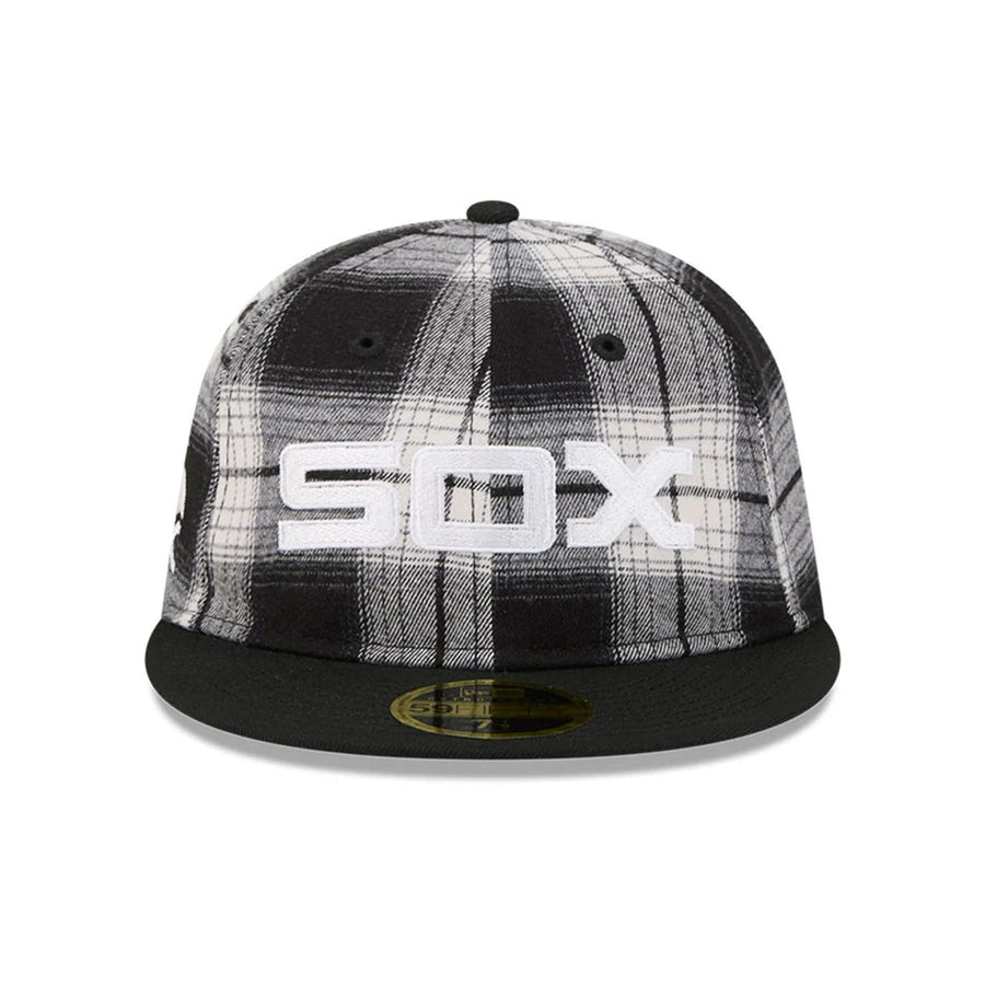 This is a Chicago White Sox MLB Grunge Style Plaid Black Retro Crown 59FIFTY Fitted Cap 2
