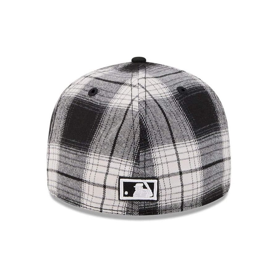 This is a Atlanta Braves MLB Grunge Style Plaid Black Retro Crown 59FIFTY Fitted Cap 6