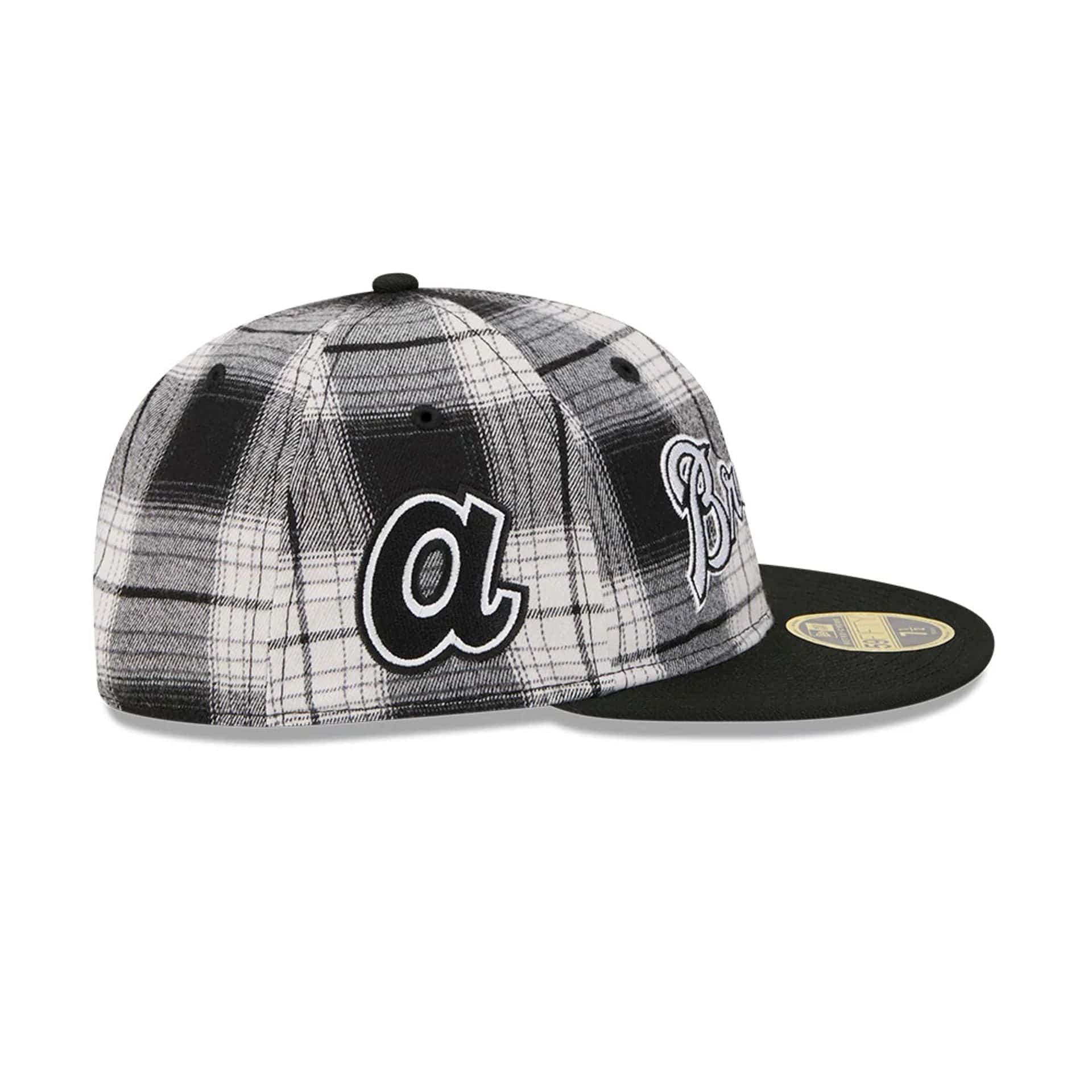 This is a Atlanta Braves MLB Grunge Style Plaid Black Retro Crown 59FIFTY Fitted Cap 4