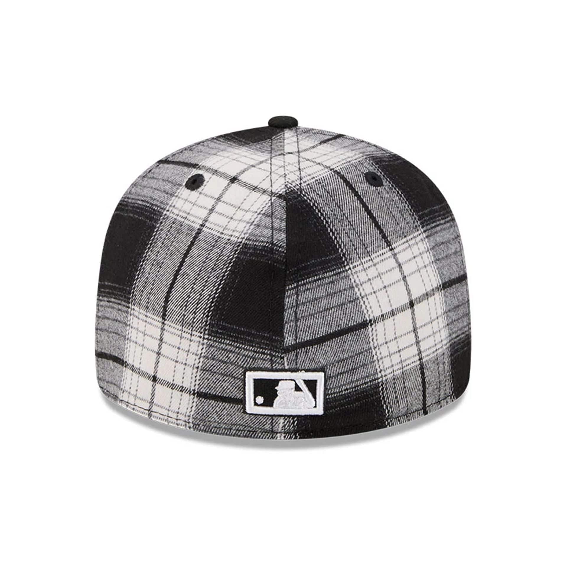 This is a Brooklyn Dodgers MLB Grunge Style Plaid Black Retro Crown 59FIFTY Fitted Cap 6