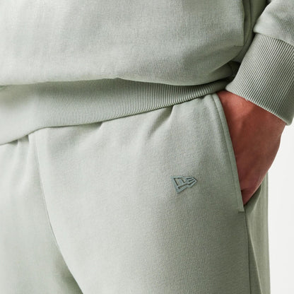 The model is wearing this NBA LA Lakers Straight Leg Joggers in pastel green. 5