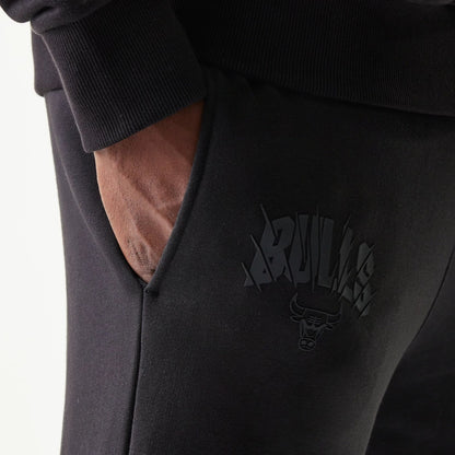 The model is wearing this NBA Chicago Bulls Straight Leg Joggers in black. 4