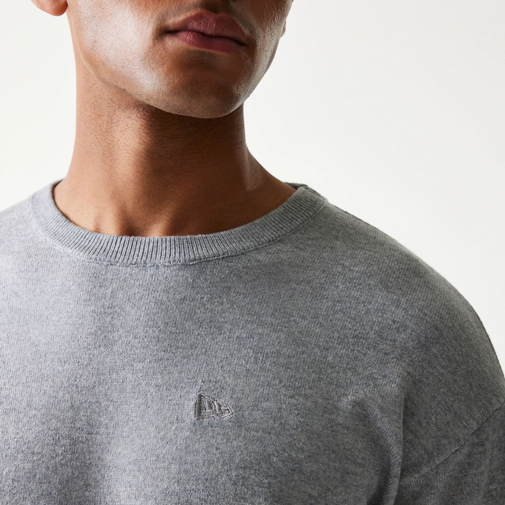 New Era Essential Flag Grey Knitted Sweater | NEC EU
