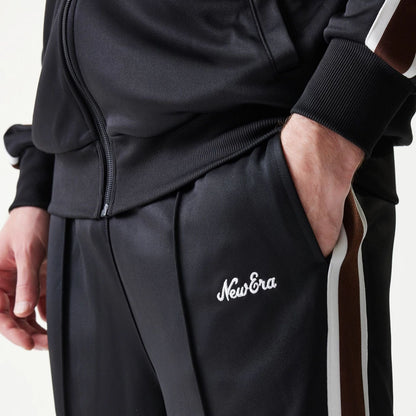 The model is wearing this New Era Script Straight Leg Joggers in black. 5