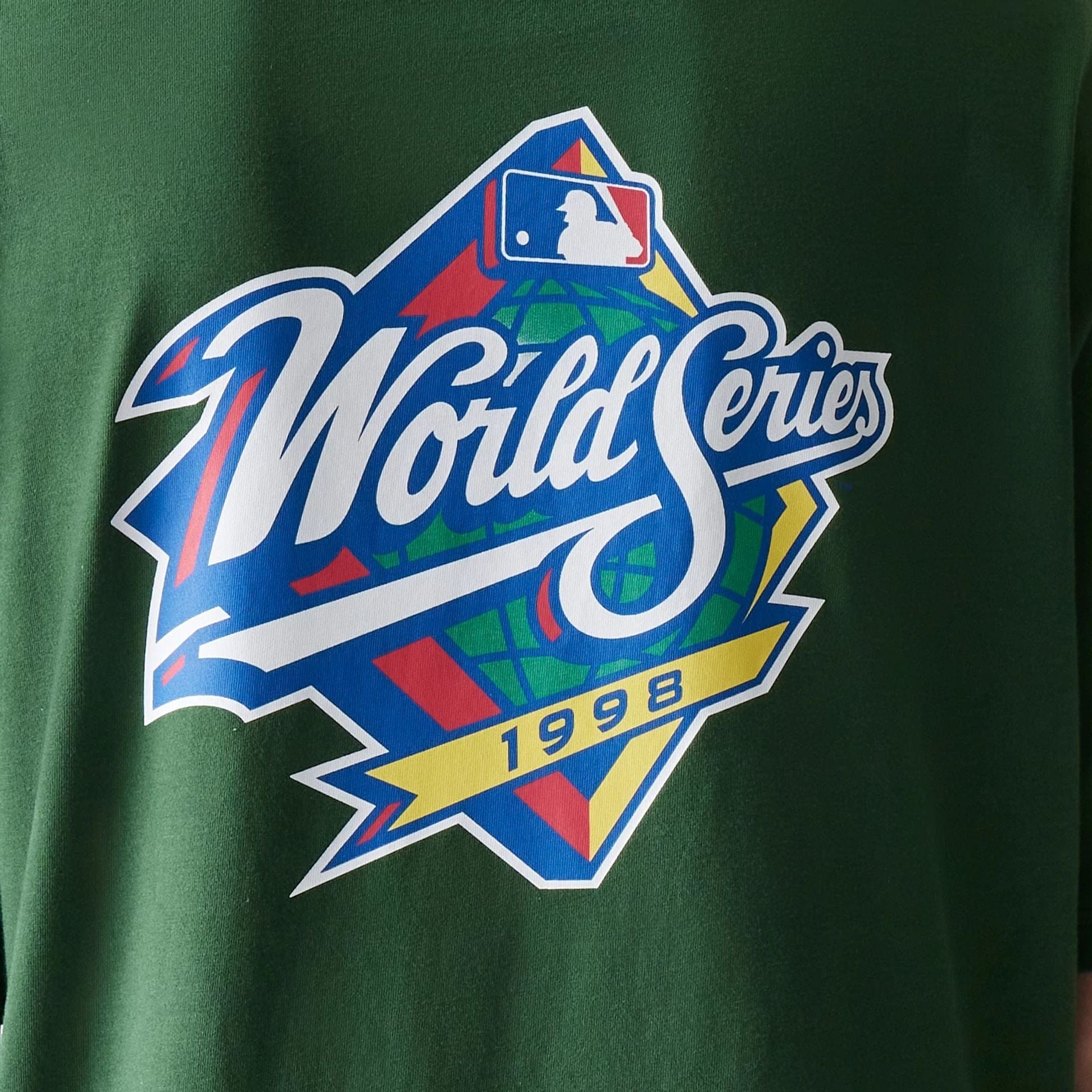 The model is wearing this MLB World Series New York Yankees T-Shirt in dark green. 7