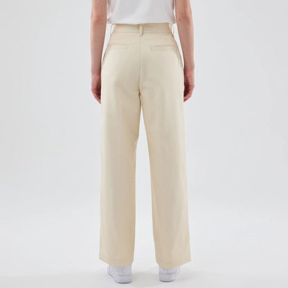 The model is wearing this Womens MLB New York Yankees Chino Trousers in cream. 2
