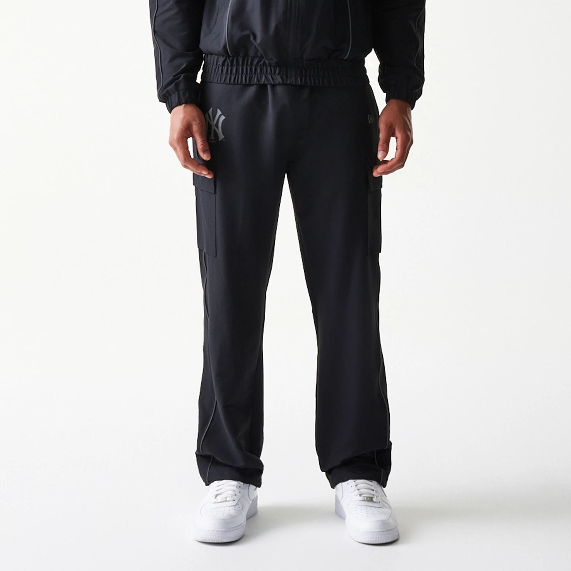 MLB Utility New York Yankees Straight Leg Cargo Joggers | NEC EU