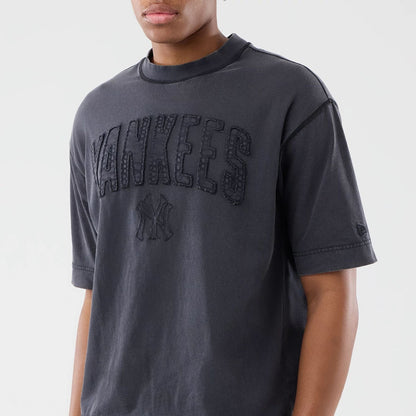 The model is wearing this MLB Washed New York Yankees T-Shirt in black. 3