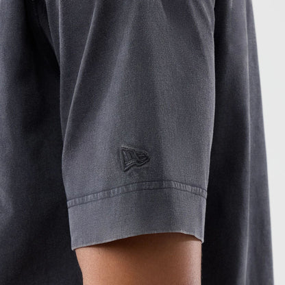 The model is wearing this MLB Washed New York Yankees T-Shirt in black. 5