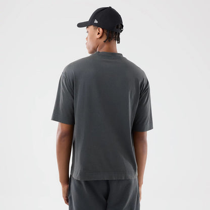 The model is wearing this MLB Washed LA Dodgers T-Shirt in Dark Grey. 2