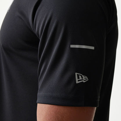 The model is wearing this MLB New York Yankees T-Shirt in black. 5