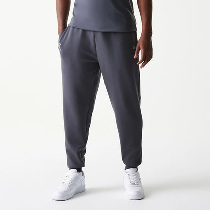The model is wearing this MLB New York Yankees Joggers in dark grey. 3