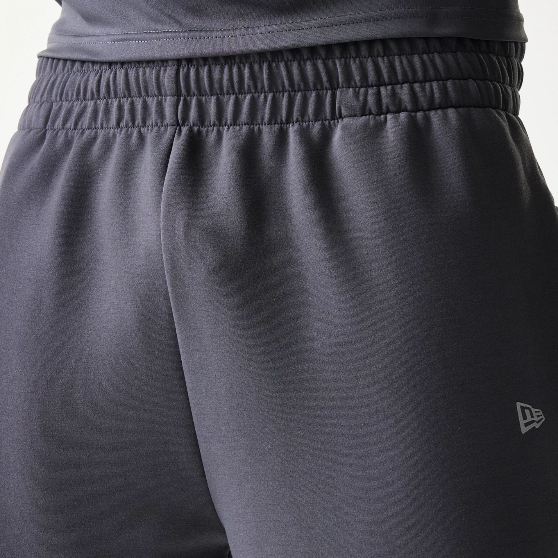 The model is wearing this MLB New York Yankees Joggers in dark grey. 6