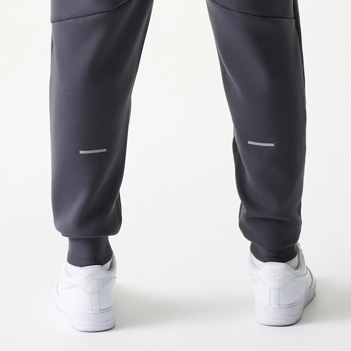 The model is wearing this MLB New York Yankees Joggers in dark grey. 7