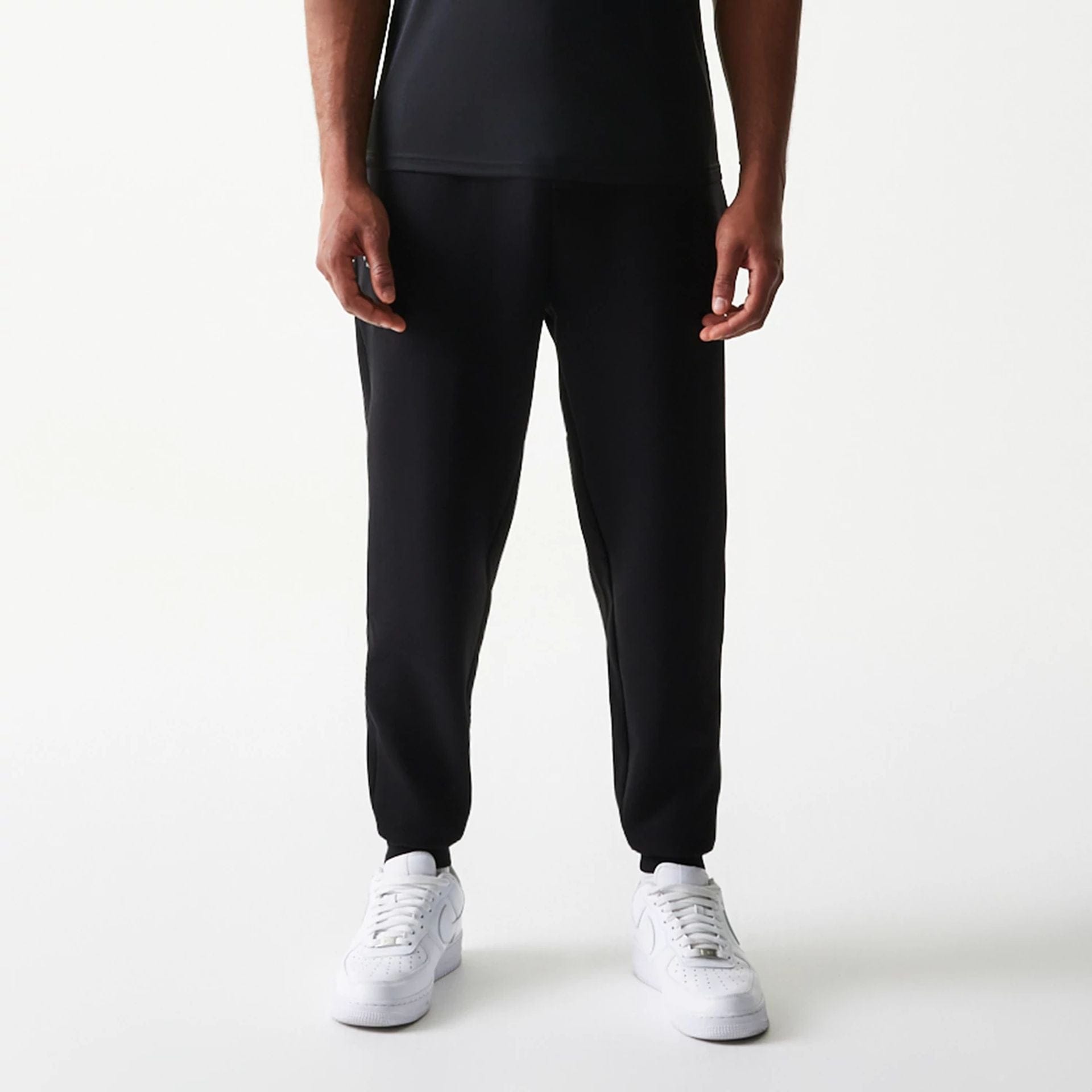 The model is wearing this MLB New York Yankees Joggers in black. 3