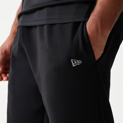 The model is wearing this MLB New York Yankees Joggers in black. 5