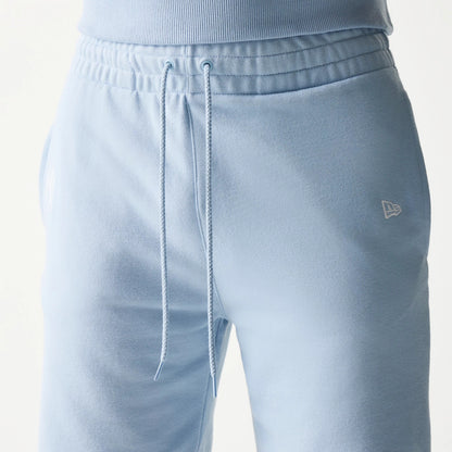 The model is wearing this MLB League Essential Midi New York Yankees Shorts in blue. 6